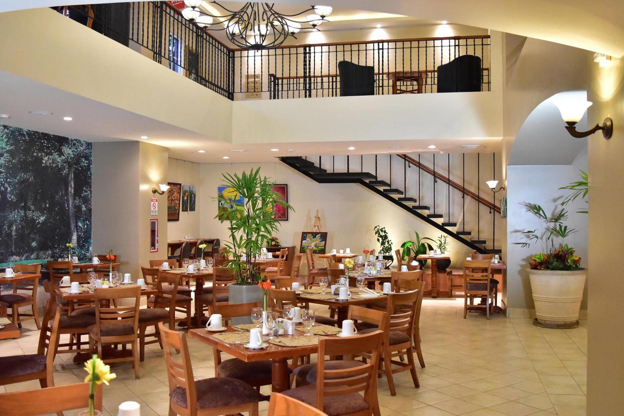 Inn Sleep Paseo Damas 3*